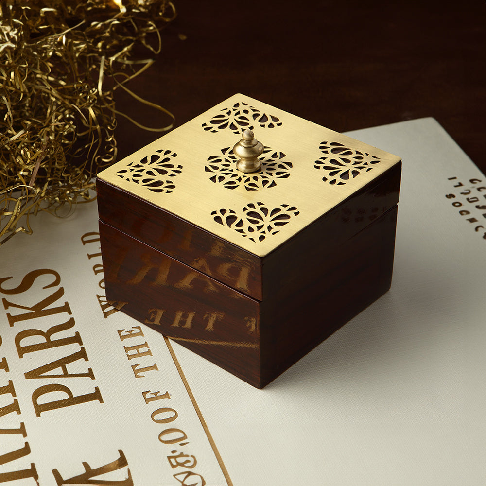 DECORATED DRY FRUIT BOX