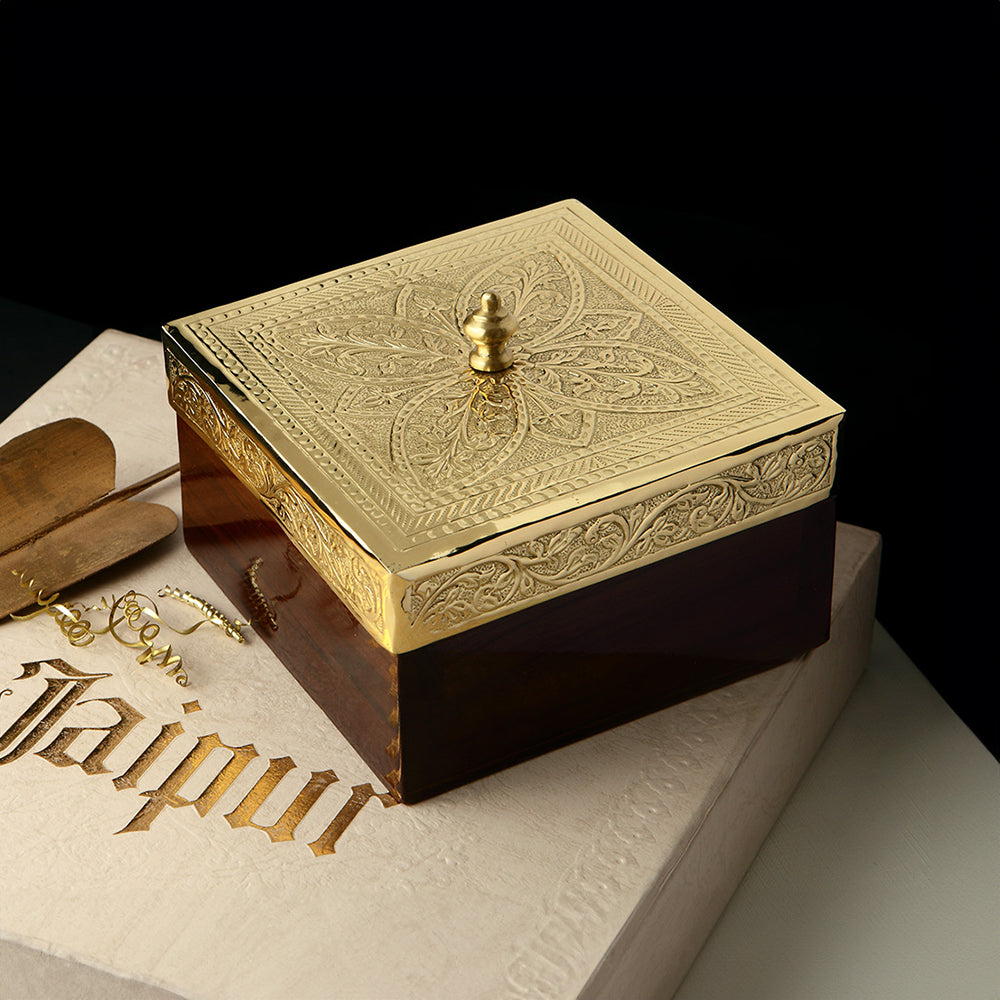 DECORATED DRY FRUIT BOX