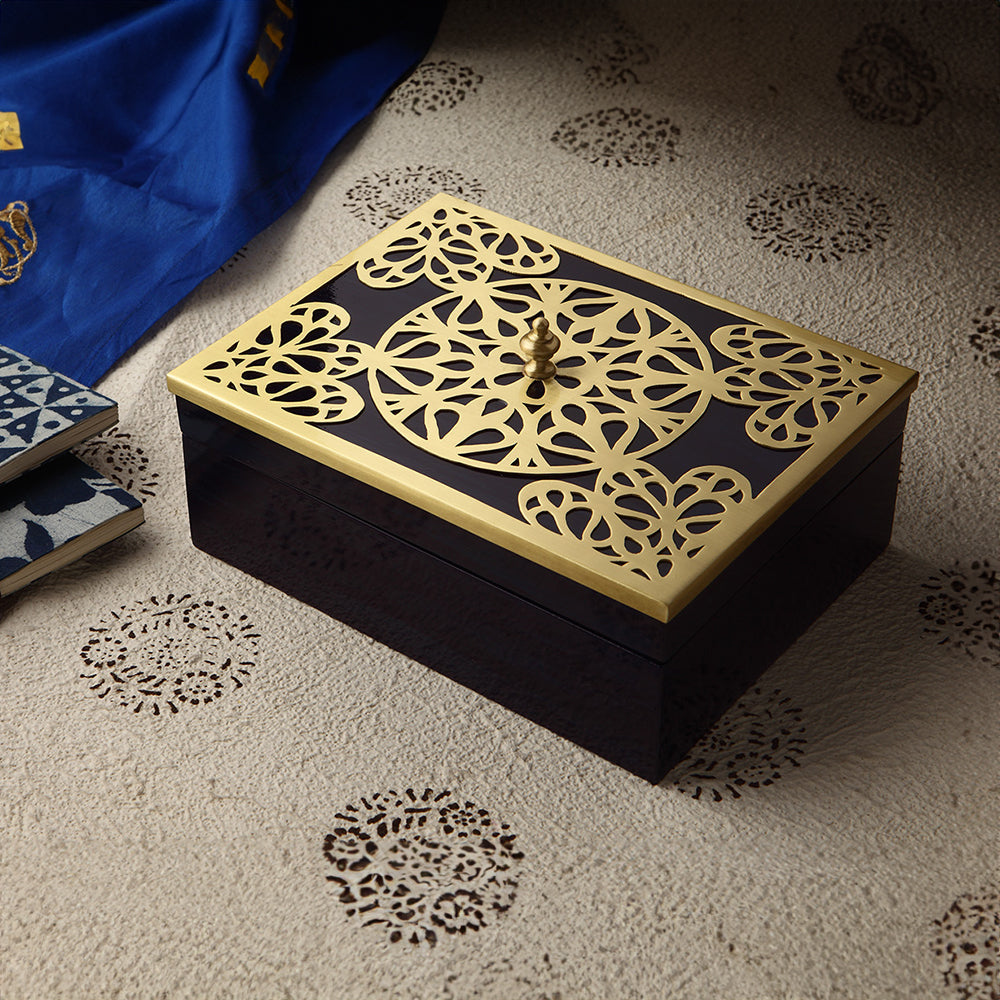 DECORATED DRY FRUIT BOX