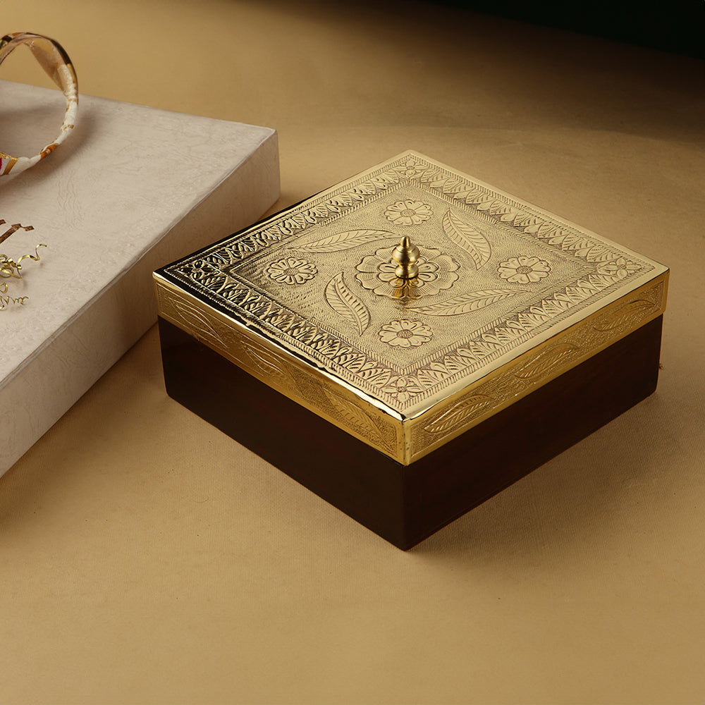 DECORATED DRY FRUIT BOX