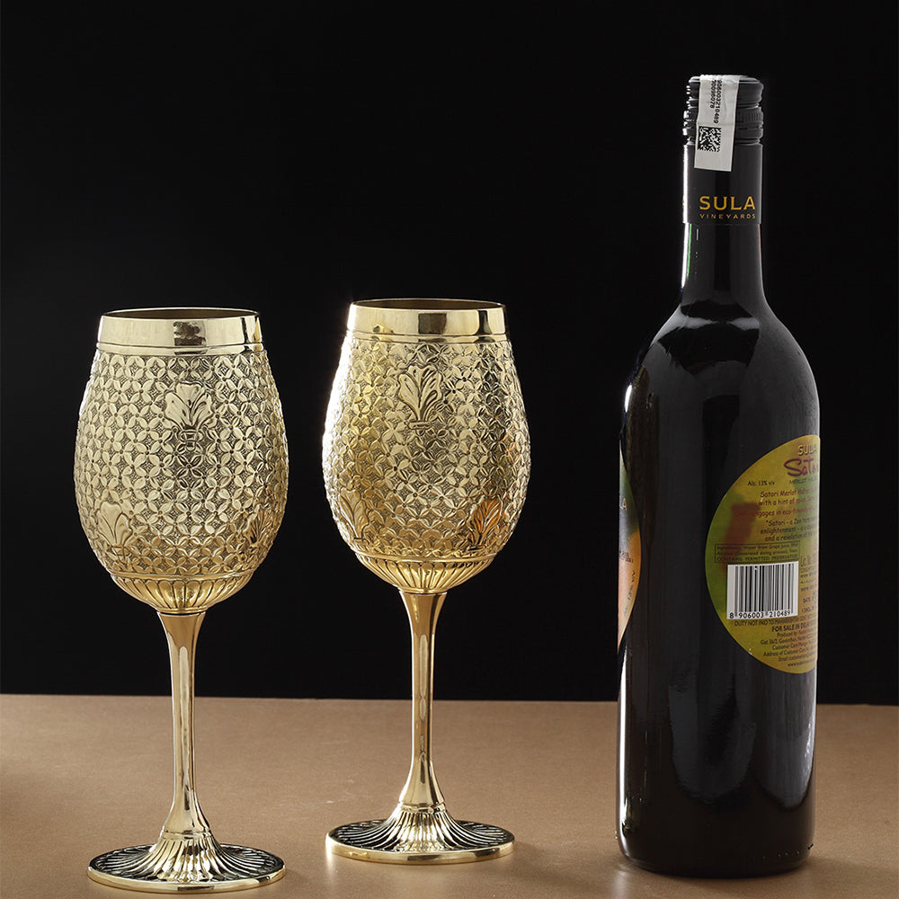 EMBELLISHED SET OF TWO WINE GLASSES