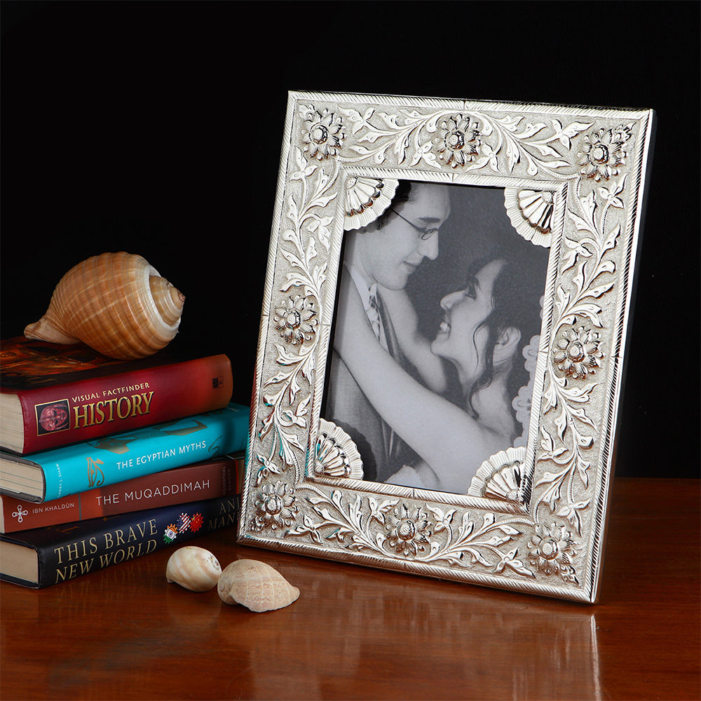 DESIGNED CHITAI PHOTO FRAME