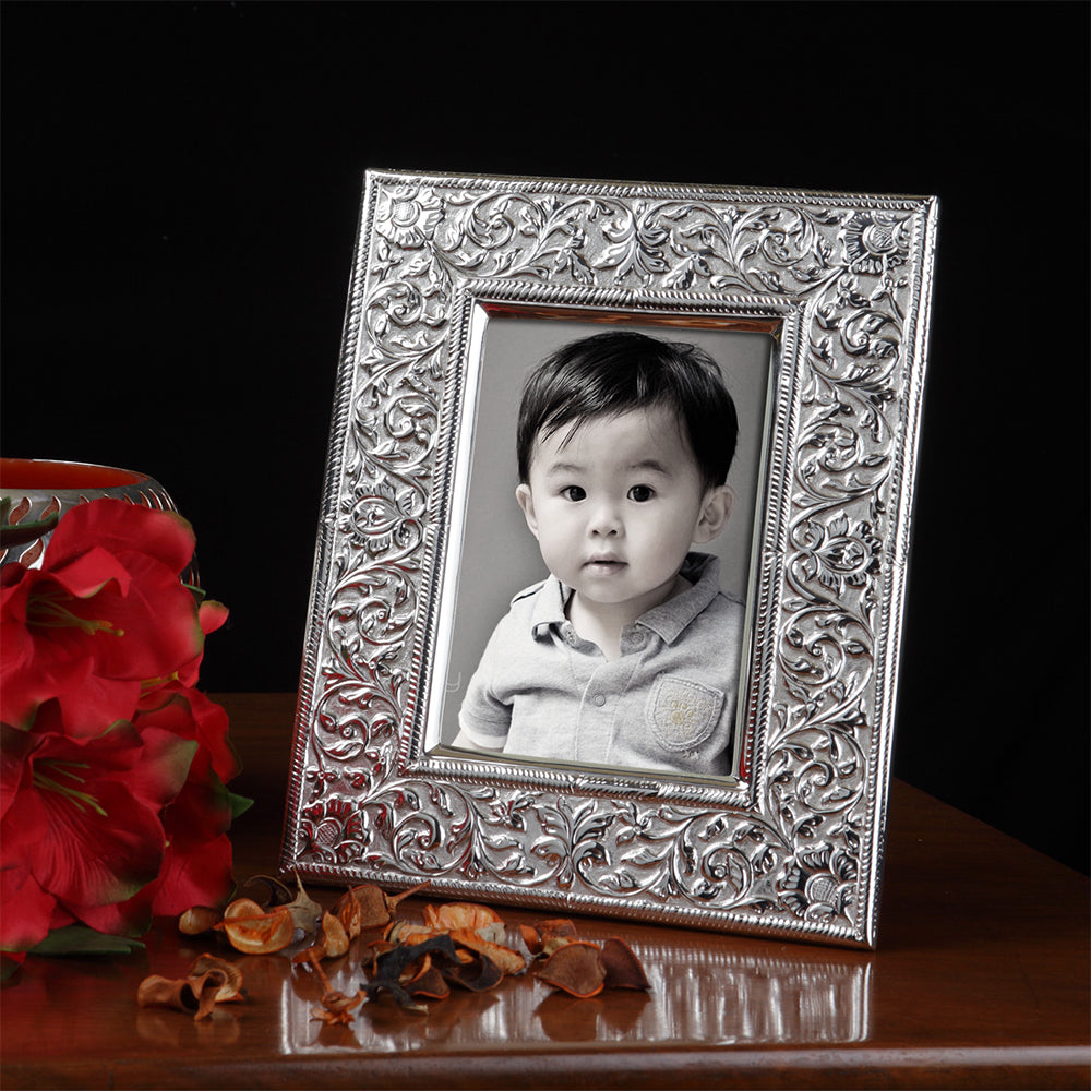 DESIGNED PHOTO FRAME
