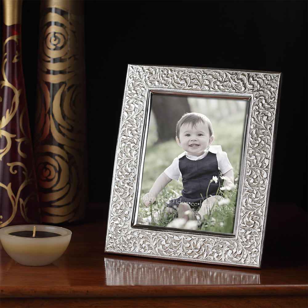 DESIGNED PHOTO FRAME