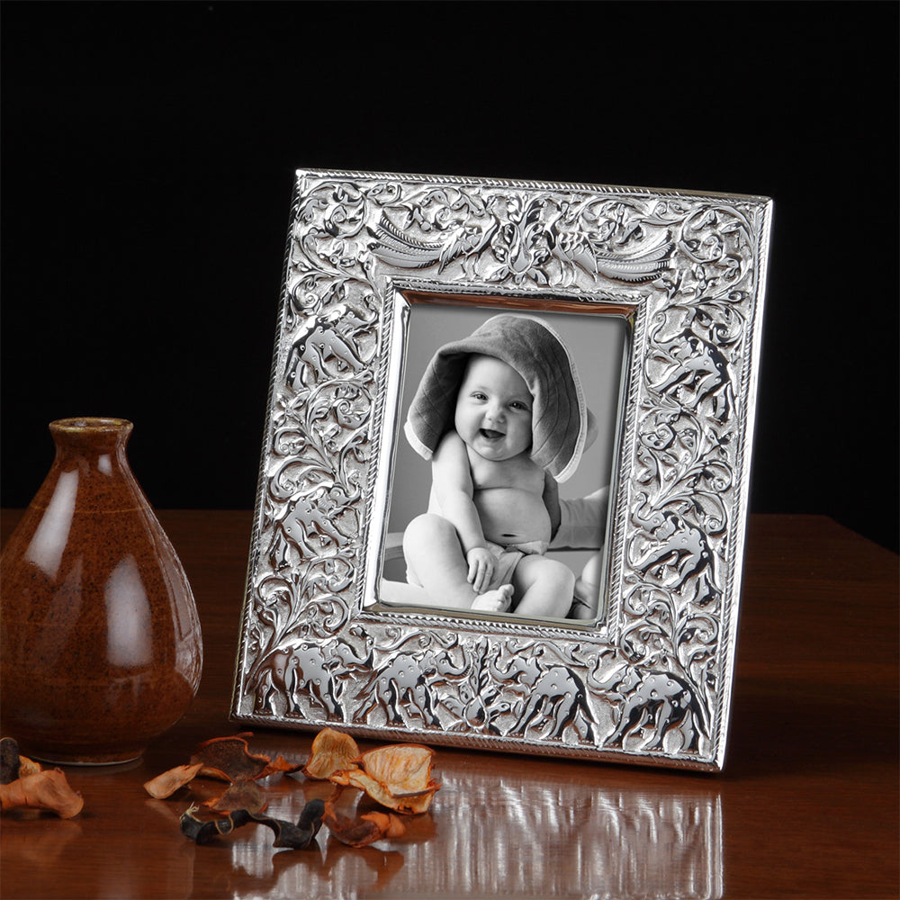 DESIGNED PHOTO FRAME