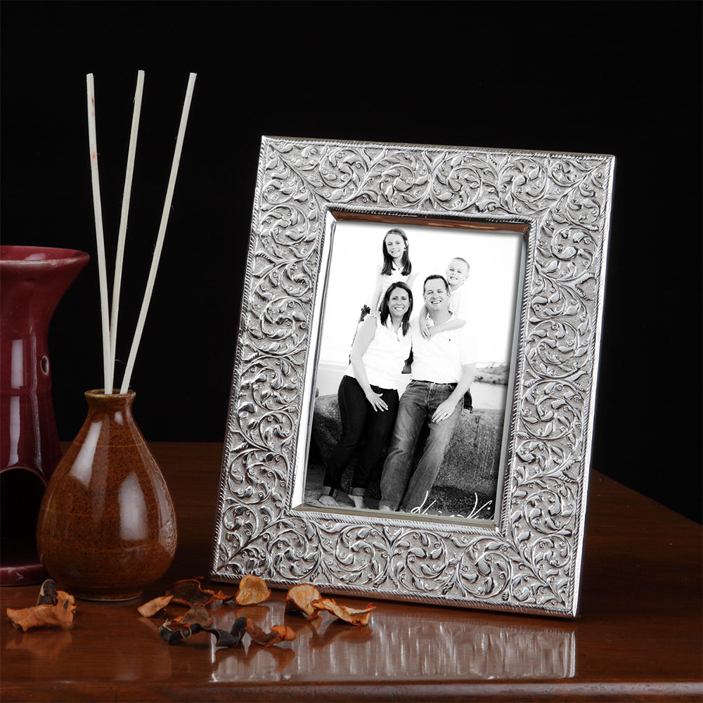 DESIGNED PHOTO FRAME