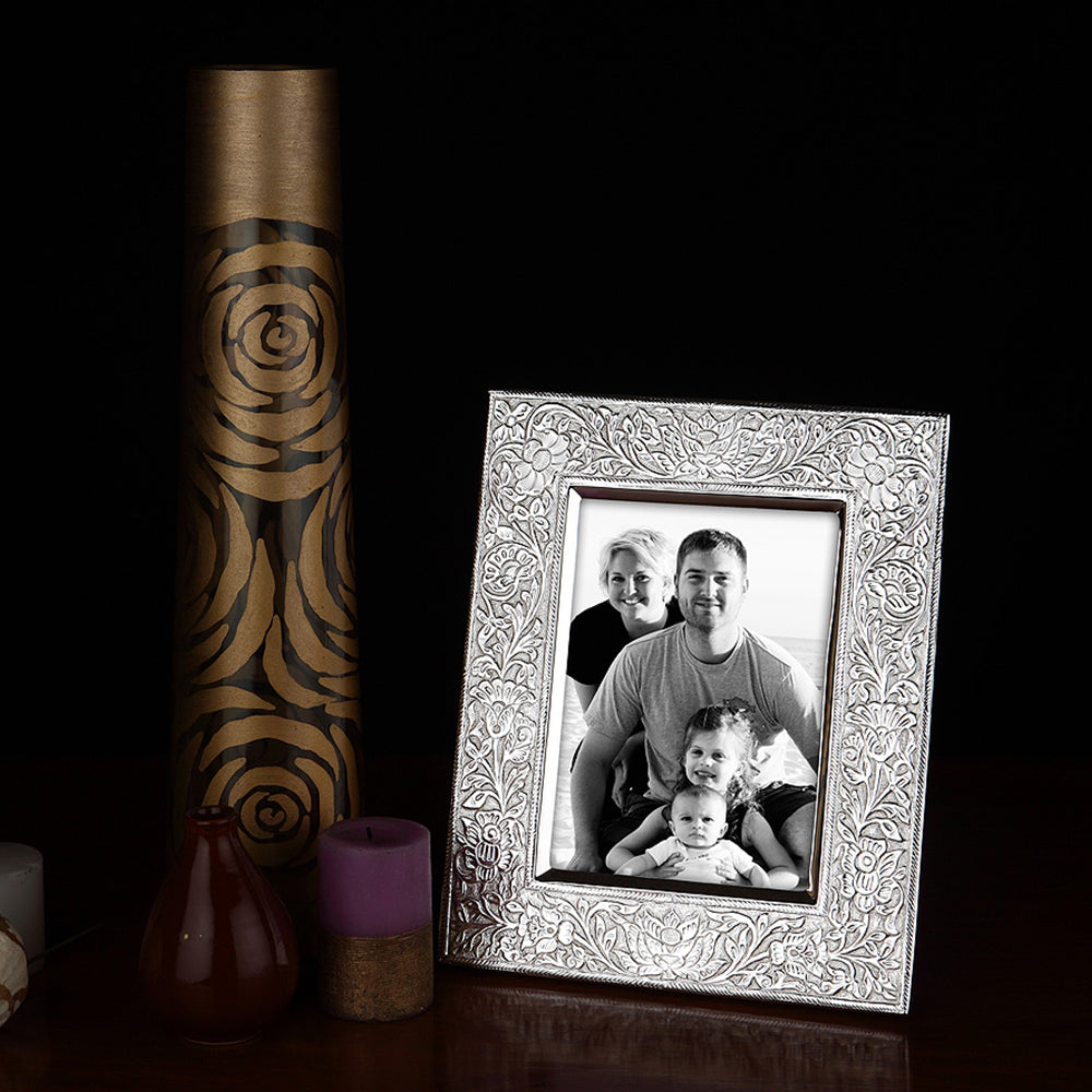 DESIGNED PHOTO FRAME