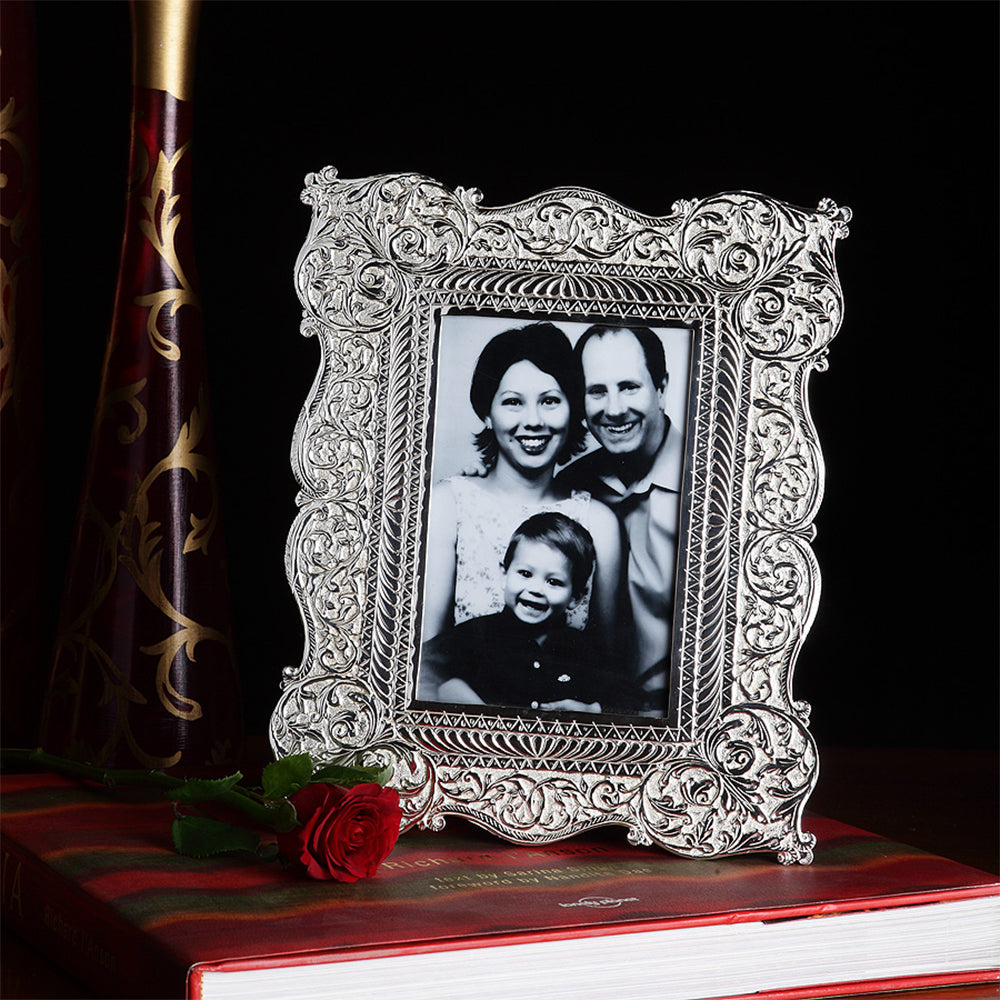 DESIGNED PHOTO FRAME