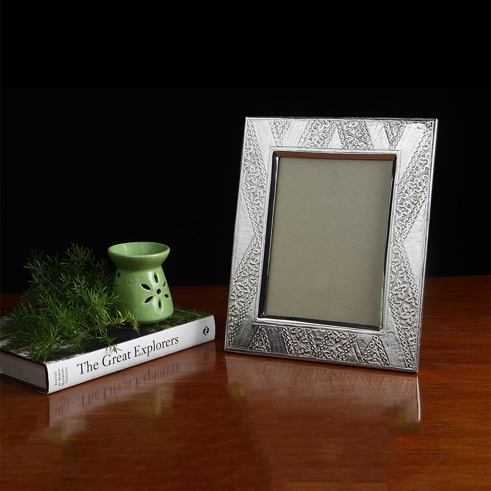DESIGNED PHOTO FRAME