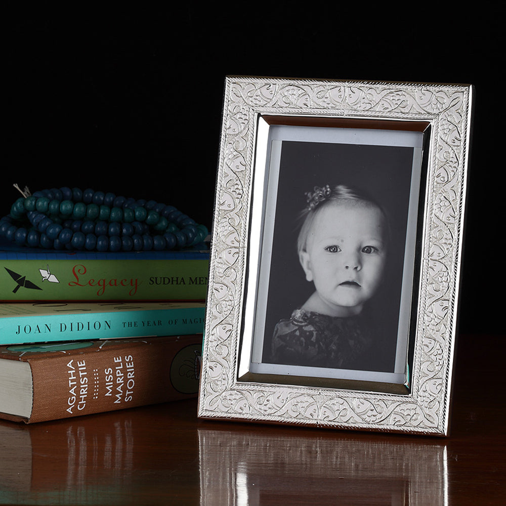 DESIGNED PHOTO FRAME