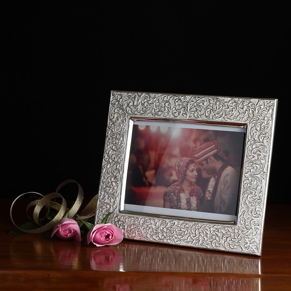 DESIGNED PHOTO FRAME