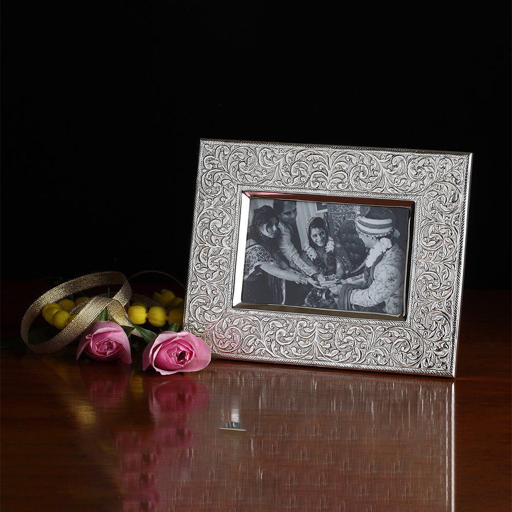 DESIGNED PHOTO FRAME