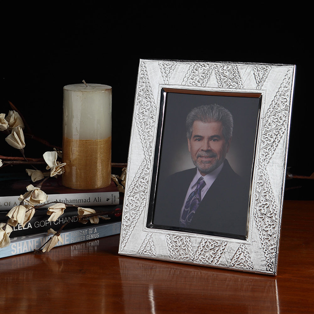 DESIGNED PHOTO FRAME