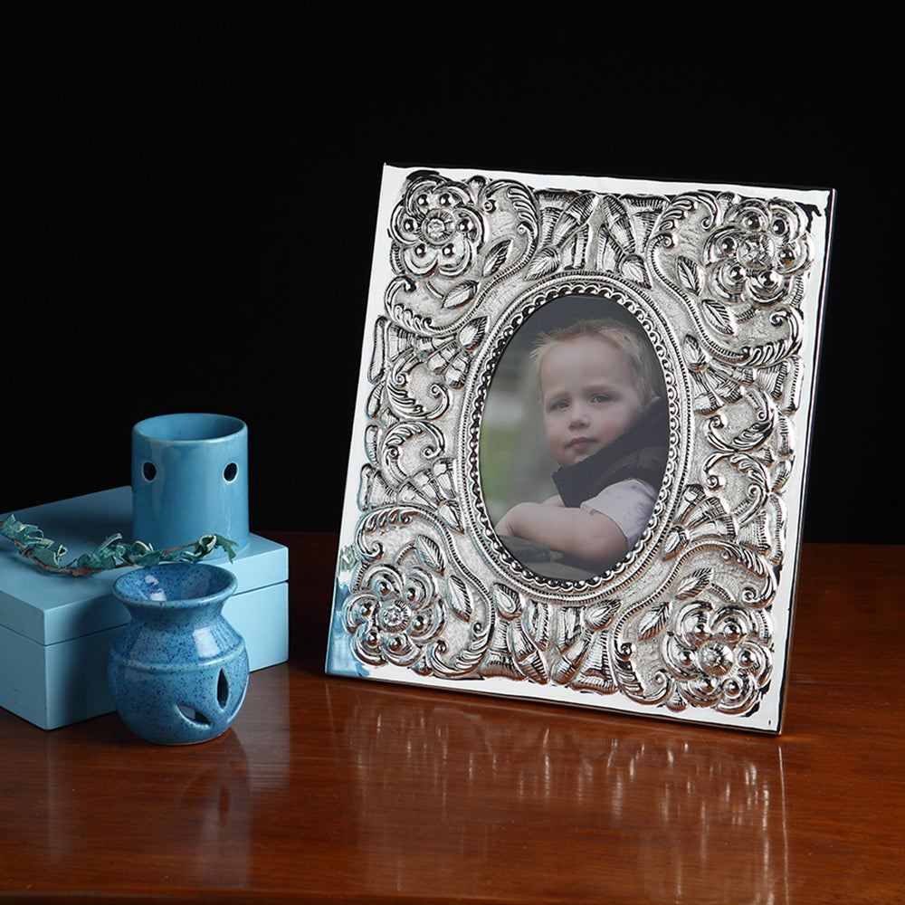 DESIGNED PHOTO FRAME