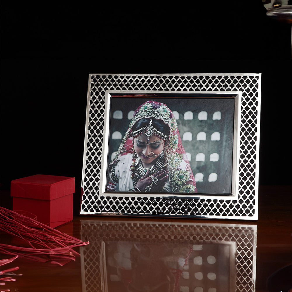 DESIGNED PHOTO FRAME