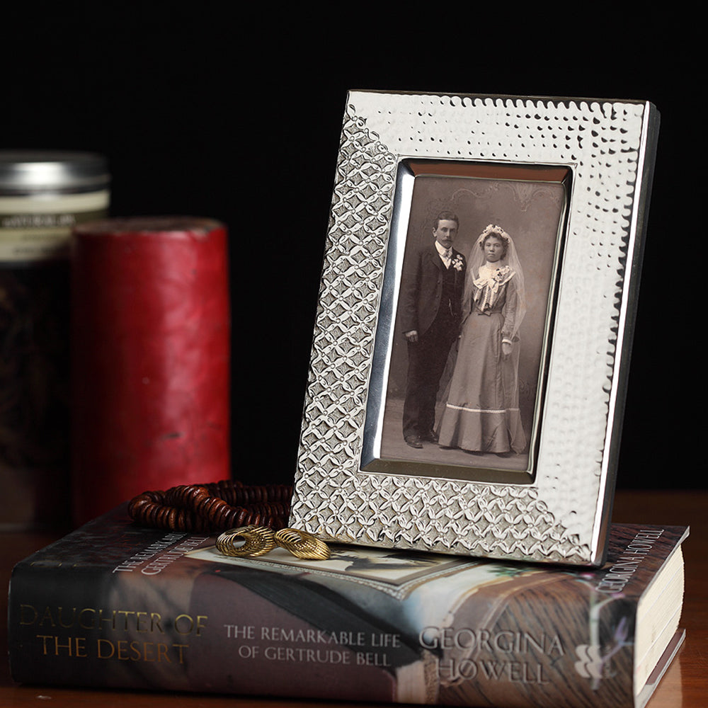 DESIGNED PHOTO FRAME