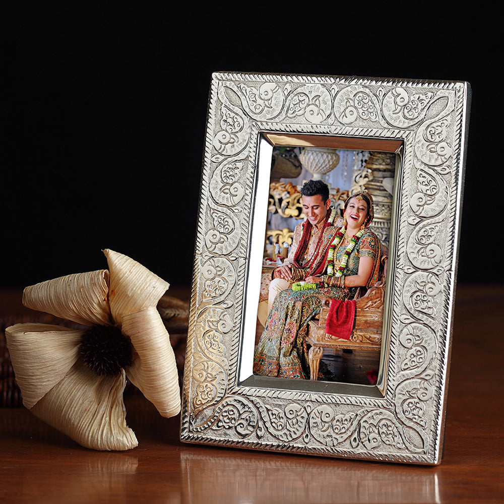 DESIGNED PHOTO FRAME