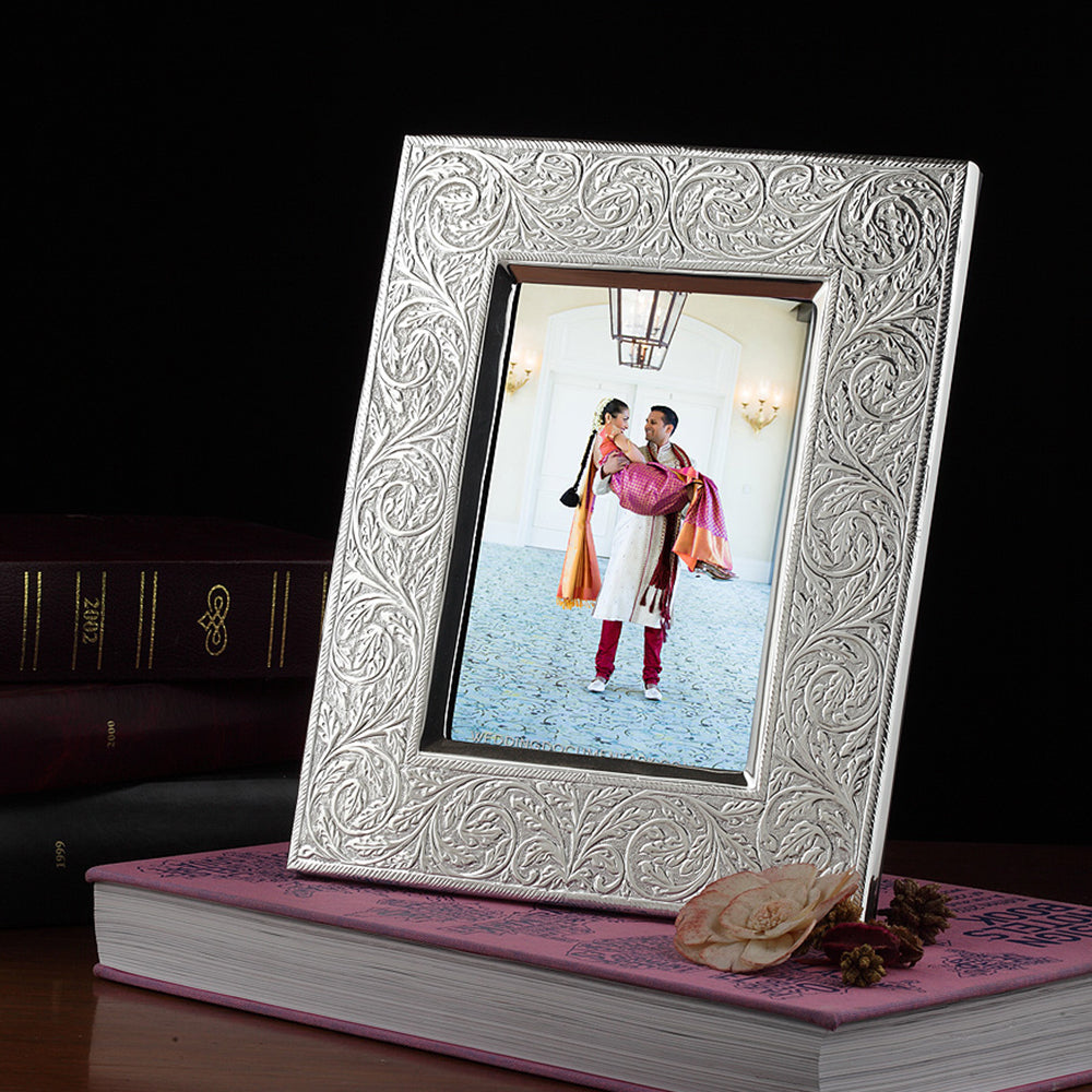DESIGNED PHOTO FRAME