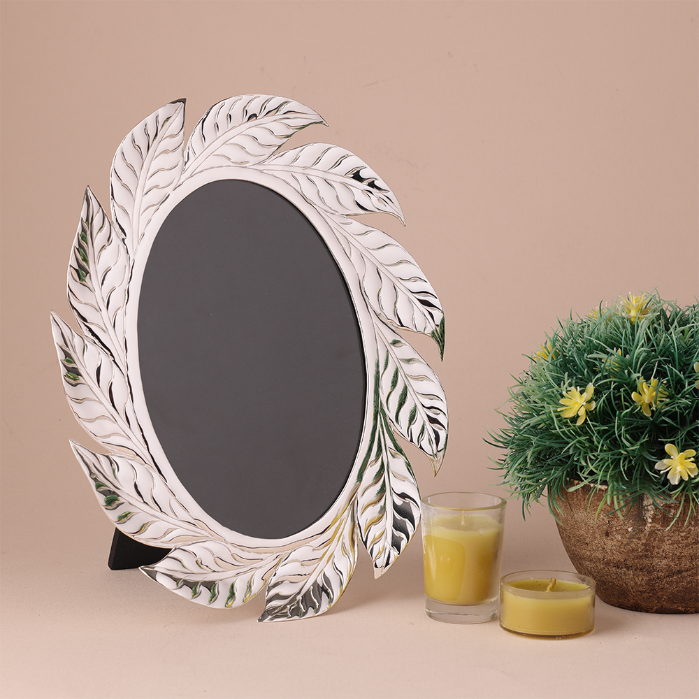 Silver-Plated Leaf Design Oval Photo Frame