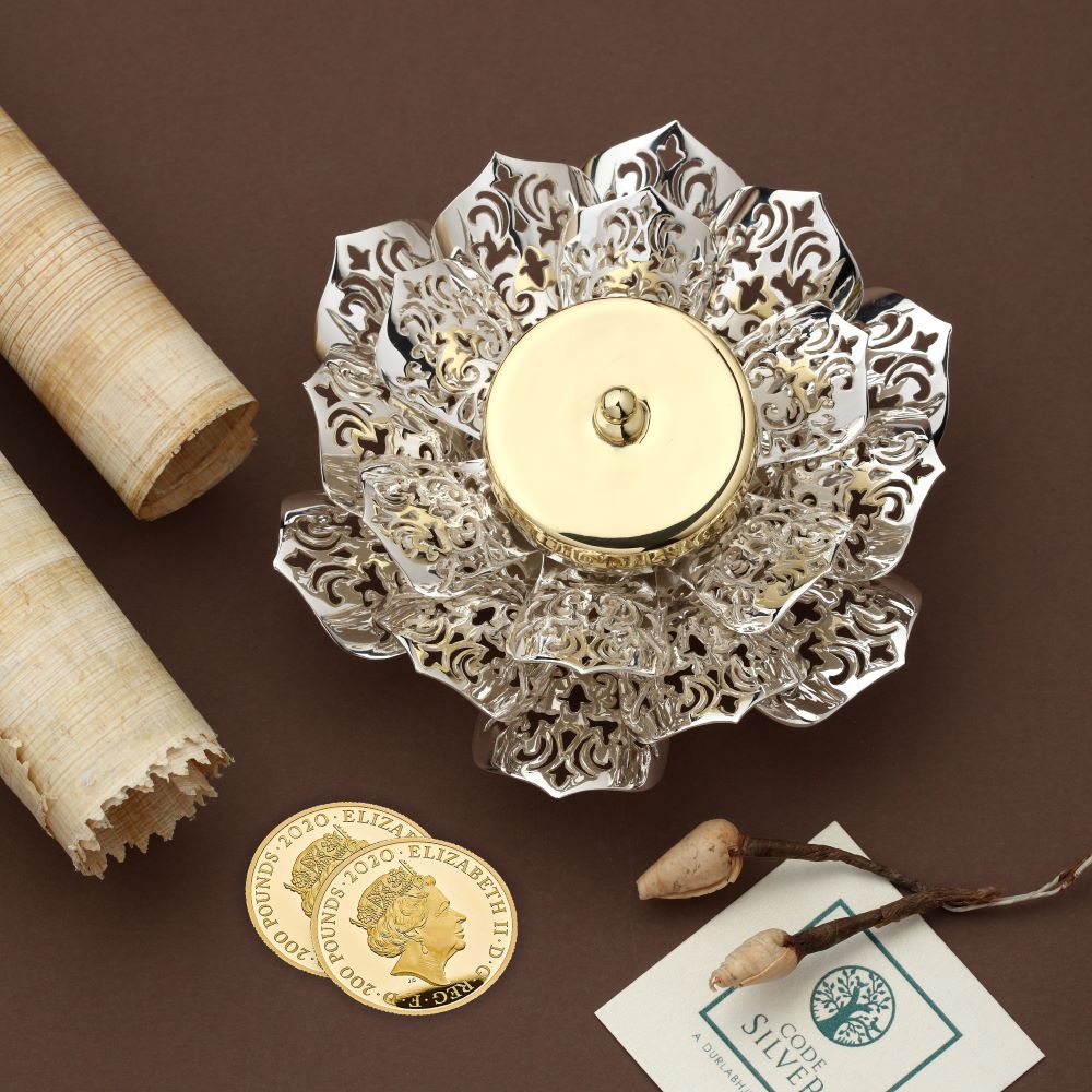 SILVER-PLATED GINNY BOX CUM TEA LIGHT HOLDER