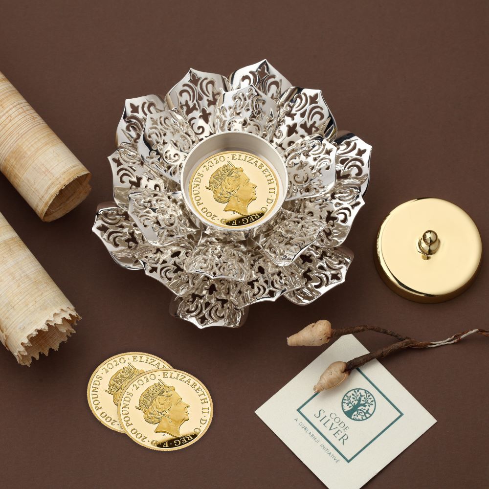 SILVER-PLATED GINNY BOX CUM TEA LIGHT HOLDER