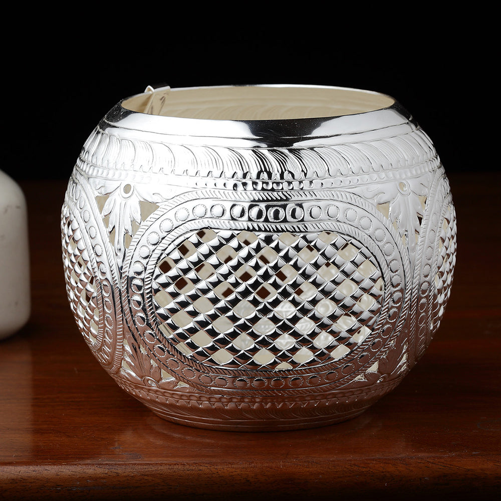 INTRICATE TEA LIGHT HOLDER