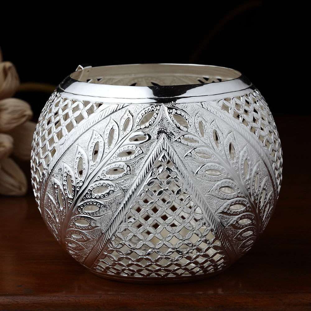 INTRICATE TEA LIGHT HOLDER