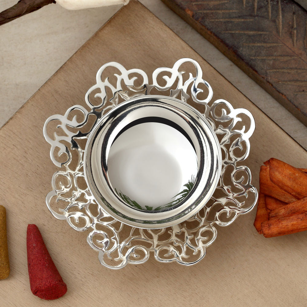 SILVER PLATED TEA LIGHT HOLDER
