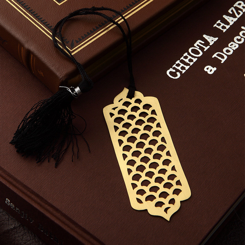 CUT WORK BOOKMARK