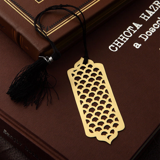 CUT WORK BOOKMARK