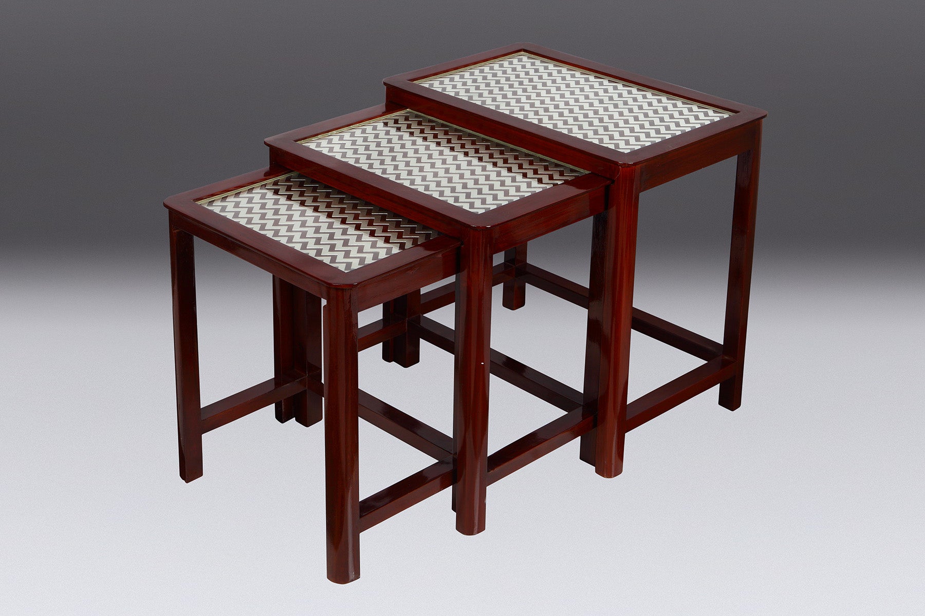 SET OF 4 NESTING TABLES