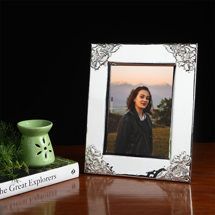DESIGNED PHOTO FRAME