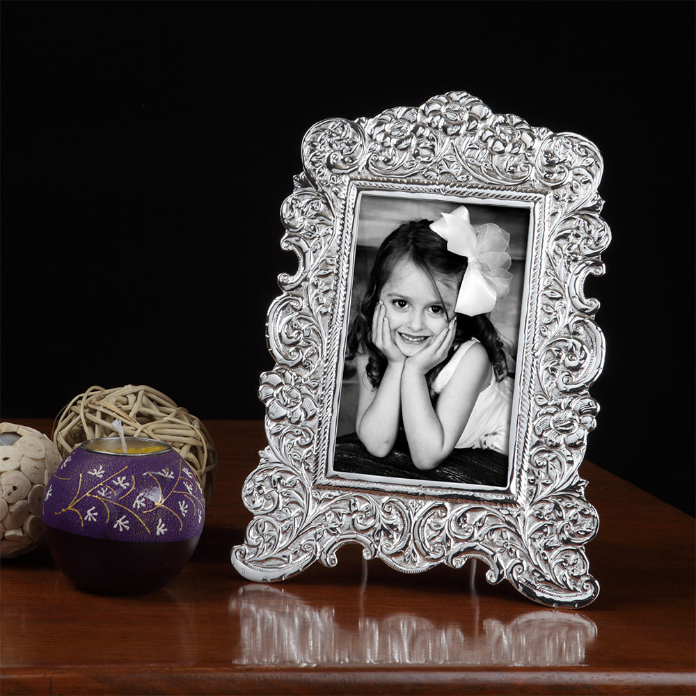 DESIGNED PHOTO FRAME