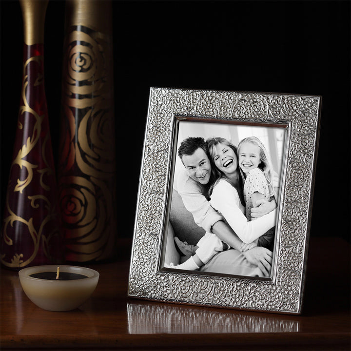 DESIGNED PHOTO FRAME
