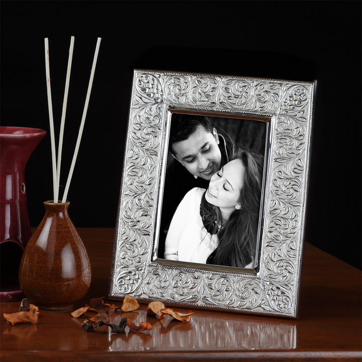 DESIGNED PHOTO FRAME