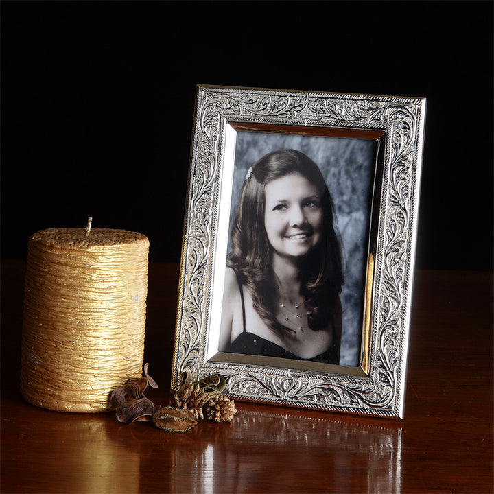 DESIGNED PHOTO FRAME