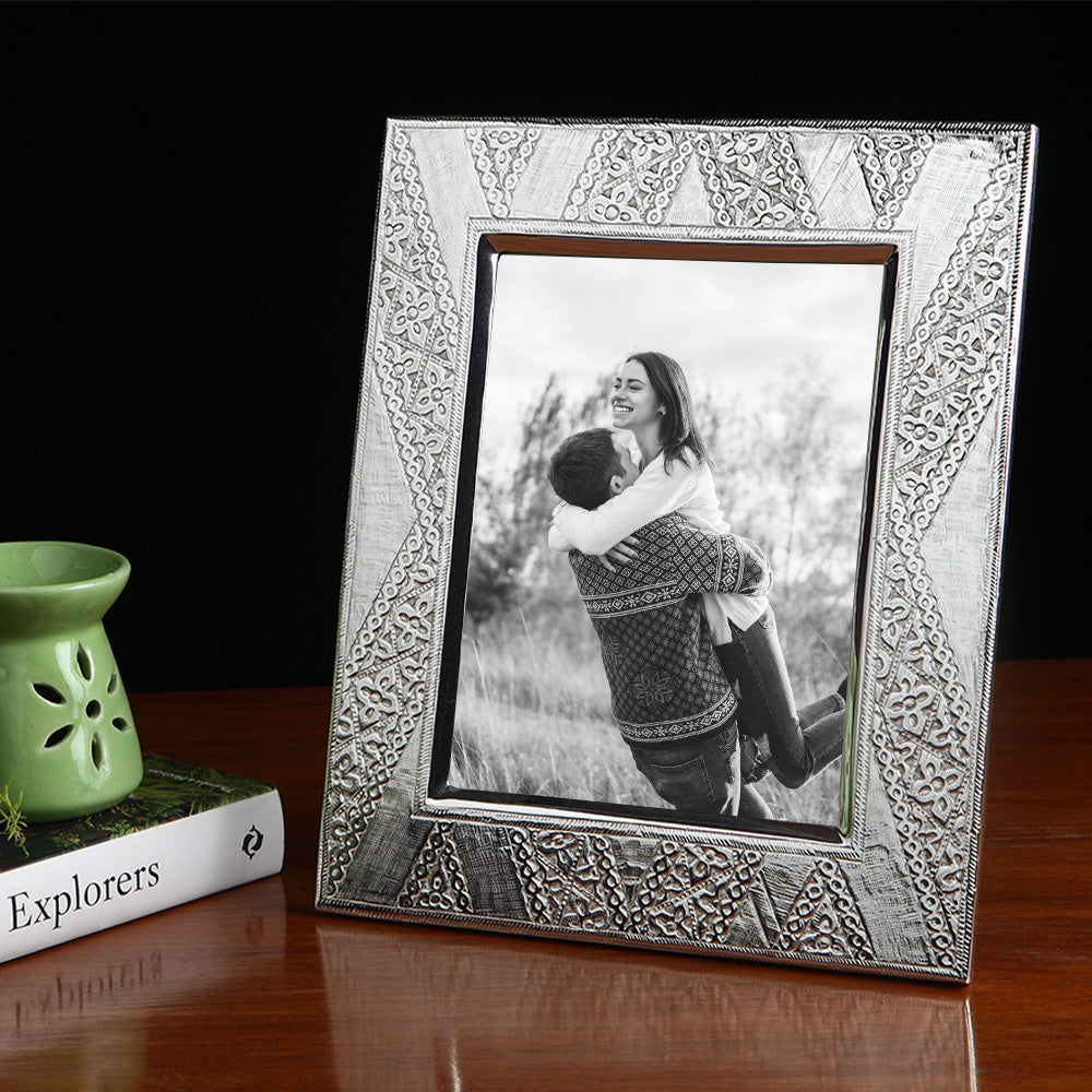 DESIGNED PHOTO FRAME