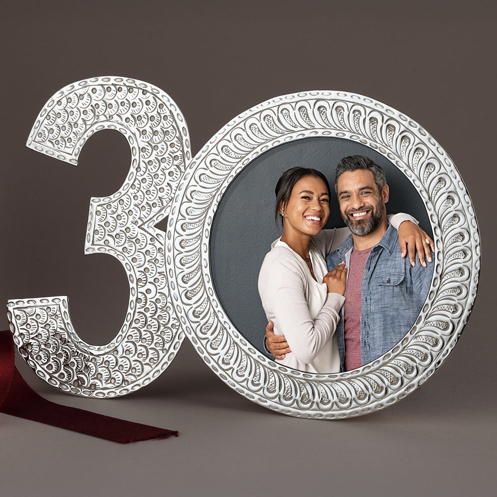 30-Shaped Photo Frame with – Code Silver