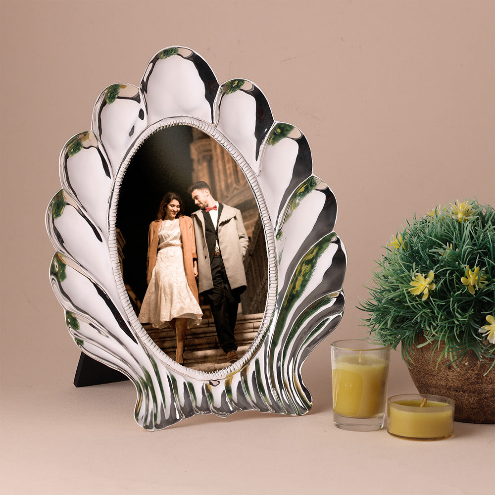 Shell-Inspired Oval Silver Photo Frame
