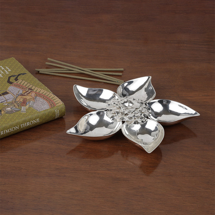 FIVE DIYA FLOWER
