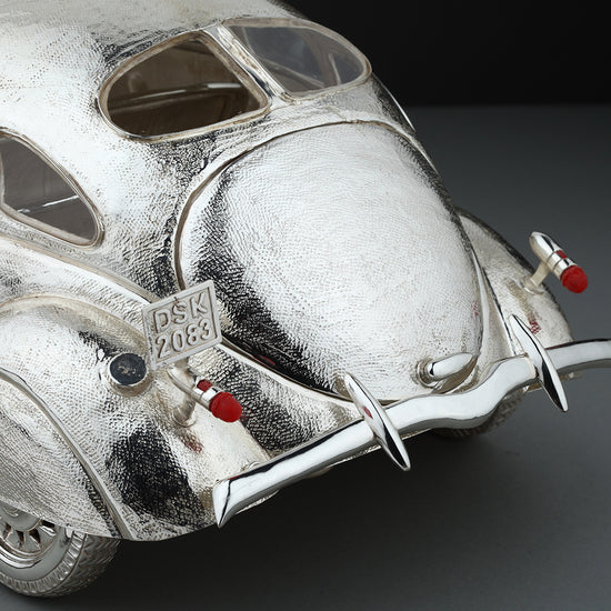 VINTAGE CAR