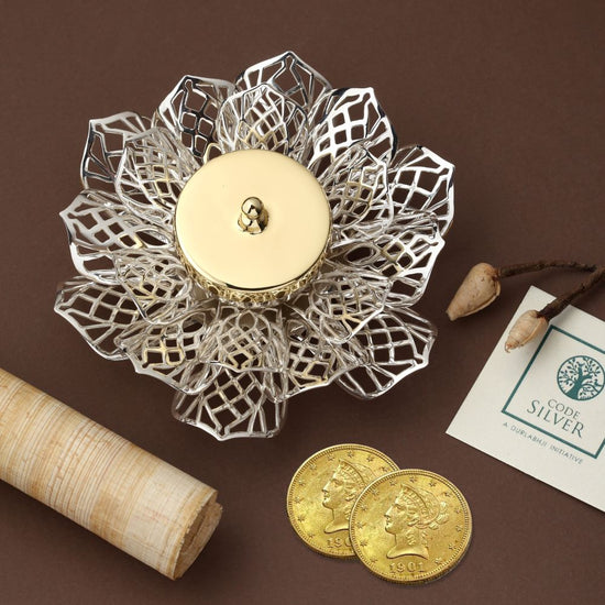 SILVER-PLATED GINNY BOX CUM TEA LIGHT HOLDER