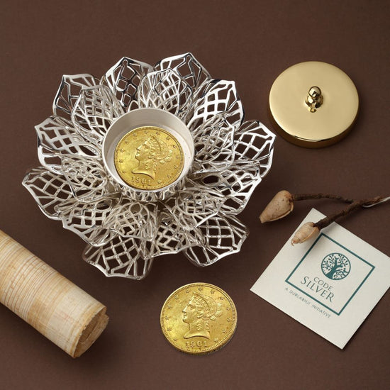 SILVER-PLATED GINNY BOX CUM TEA LIGHT HOLDER