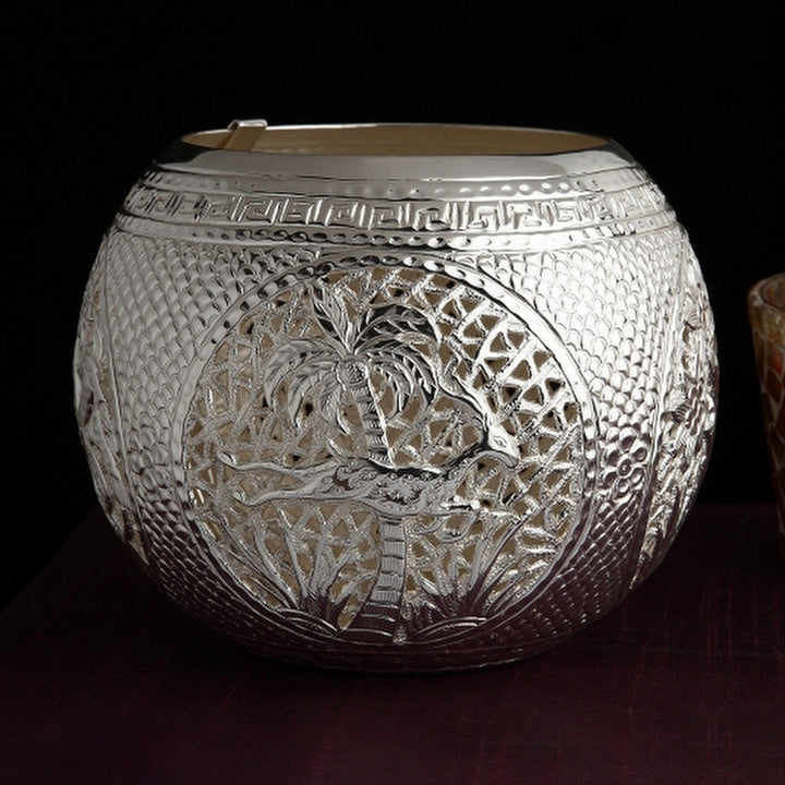 DECORATIVE TEA LIGHT HOLDER