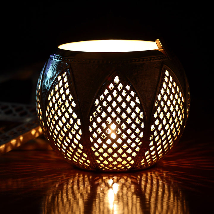 INTRICATE TEA LIGHT HOLDER