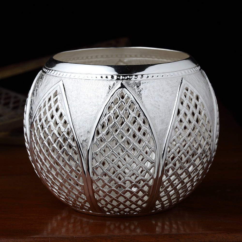 INTRICATE TEA LIGHT HOLDER