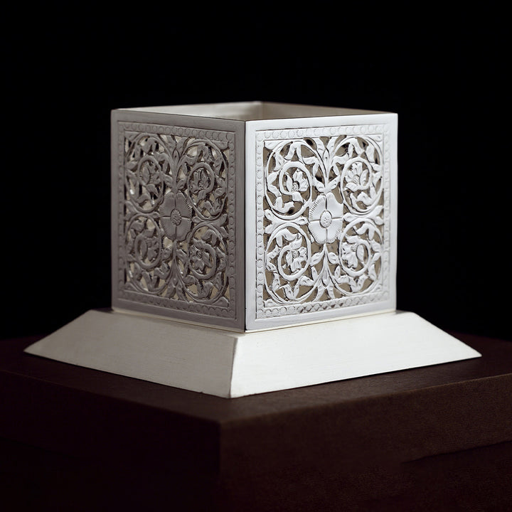 NATURE INSPIRED TEA LIGHT HOLDER