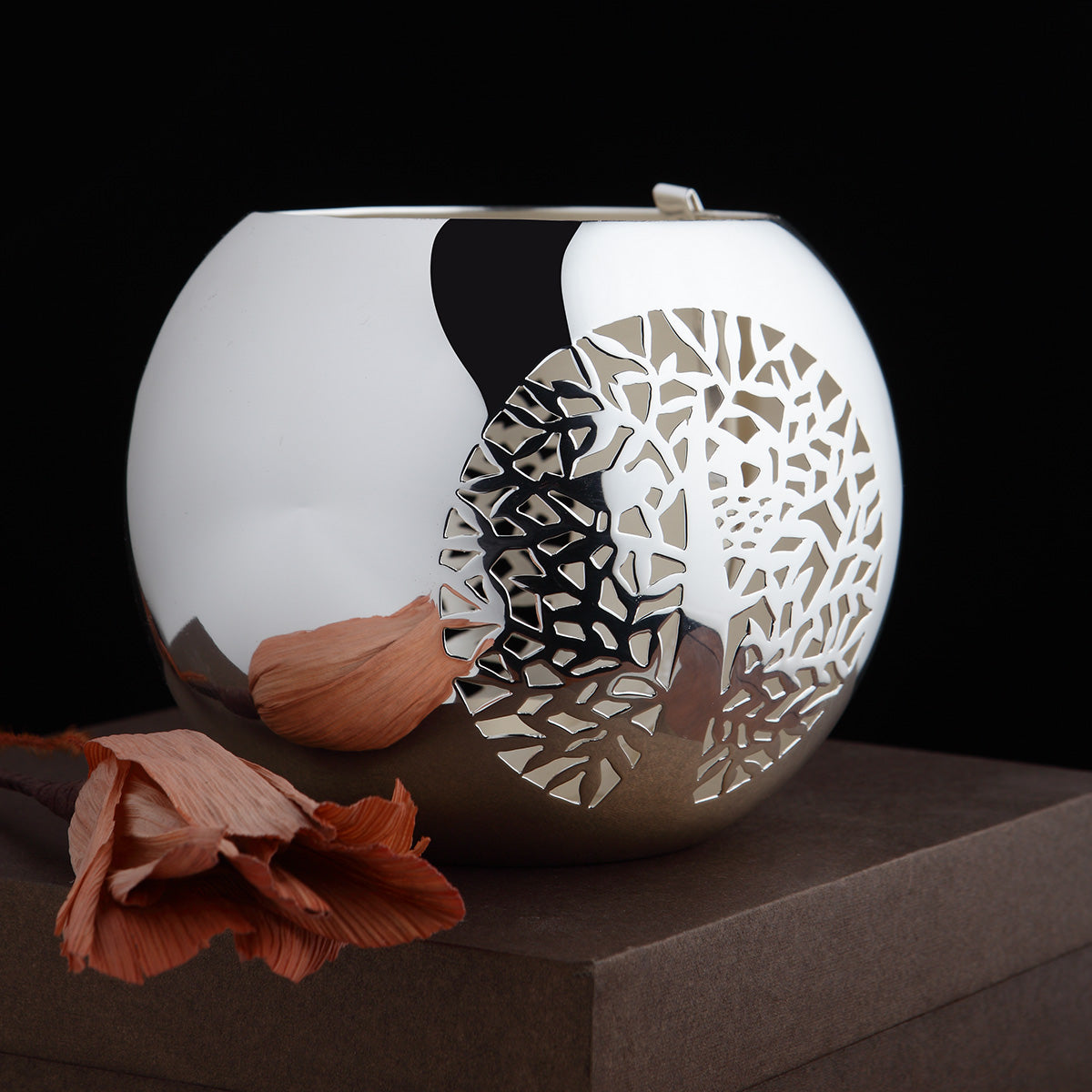 NATURE INSPIRED TEA LIGHT HOLDER