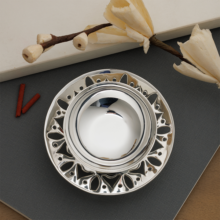 SILVER PLATED TEA LIGHT HOLDER