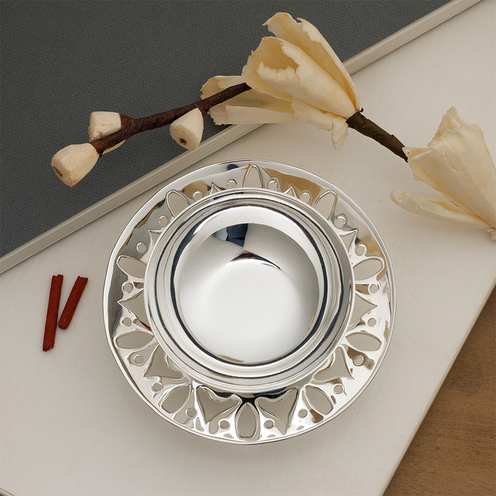 SILVER PLATED TEA LIGHT HOLDER